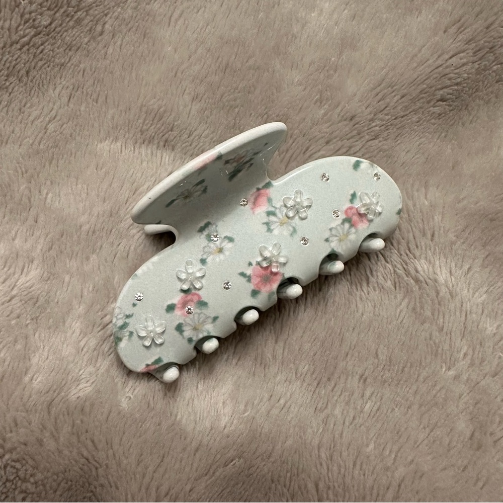 Emi Jay Sweetheart Clip - Tea Party - NWOT